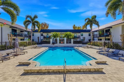 Furnished 2BR Corporate Apartment in South Tampa | Pool, Parking