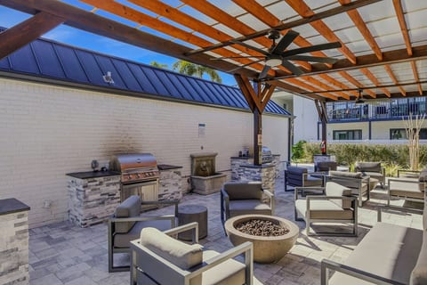 Furnished 2BR Corporate Apartment in South Tampa | Pool, Parking
