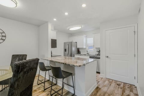 Quiet South Tampa Apt Near Airport & Hospitals