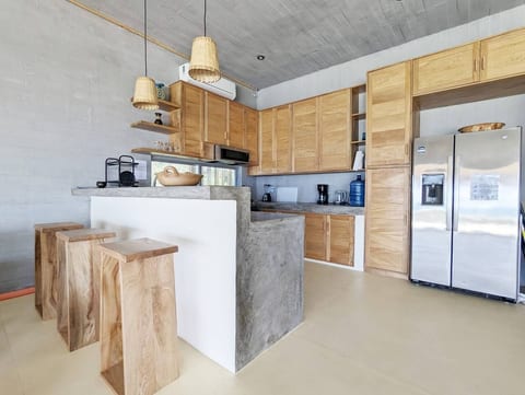 7BR Beachfront Villa · Sleeps 16 from Sep