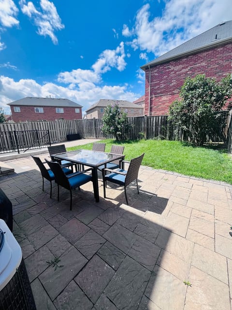 Spacious & Modern Home w/ Yard, Piano, PS4 & BBQ image 3
