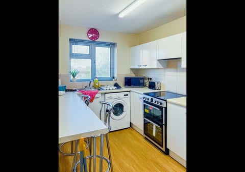 Cambridge Apartment at St Neot