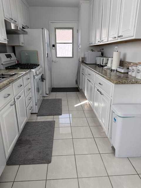 Bright 3BR House in West Los Angeles