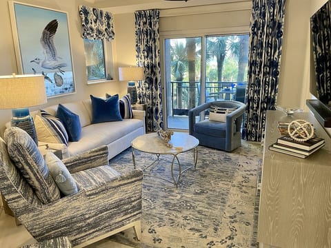 SECOND WIND-2/2 Where Luxury meets Relaxation ON THE BEACH w/htd pool & GolfCart