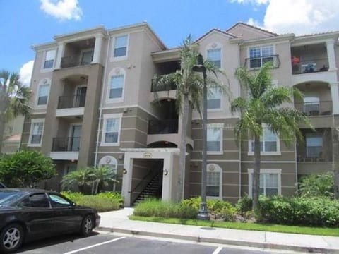 2 Bed lake view by Epic Universe walking distance
