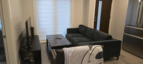Executive 2-Bedroom Suite on Oak Street | Central Vancouver