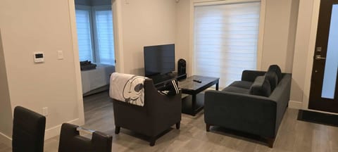 Executive 2-Bedroom Suite on Oak Street | Central Vancouver