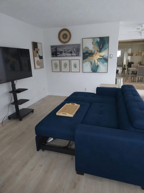 Downtown Executive 2-Bedroom Townhouse | Vancouver