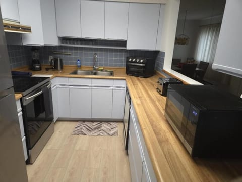 Downtown Executive 2-Bedroom Townhouse | Vancouver