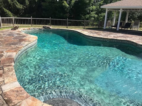 Private country estate w/ pool and tennis court image 1