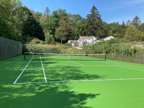 Private country estate w/ pool and tennis court image 5