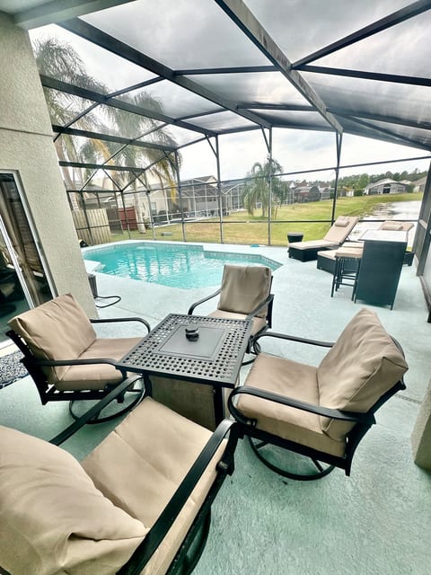 3 Bed Pool Escape & Gameroom Close to Disney image 1