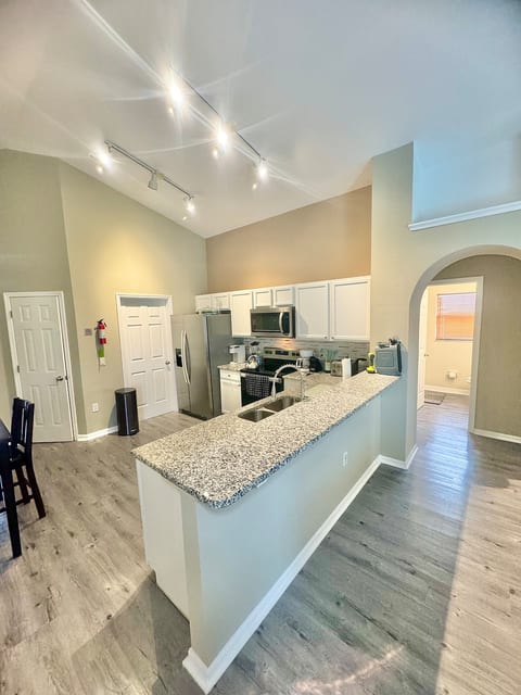 3 Bed Pool Escape & Gameroom Close to Disney image 5