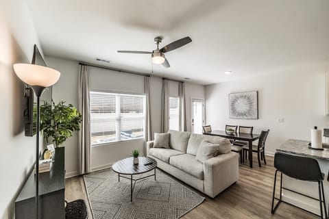 Discovery Zone • Modern Huntsville Townhome