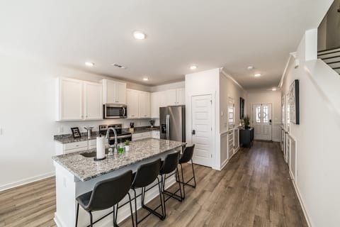 Discovery Zone • Modern Huntsville Townhome