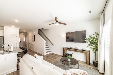 Discovery Zone • Modern Huntsville Townhome