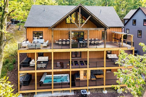 8BR | SwimSpa | Theater | Speakeasy | OMG Views image 2