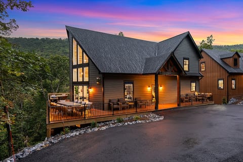 8BR | SwimSpa | Games | OMG Views | Outdoor Living image 1