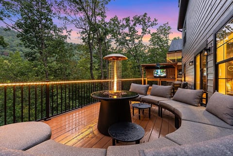 8BR | SwimSpa | Games | OMG Views | Outdoor Living image 4