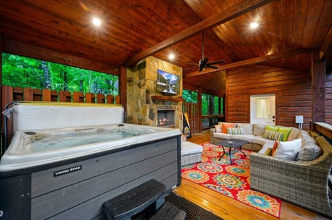 Pour Me - Luxury Cabin; Carter Mtn; Sleeps 12