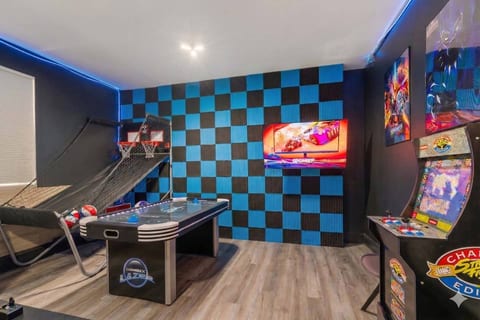 Emerald Lakes | Theater, Game Room, Firepit