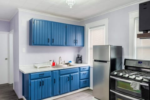 Promo Deal! Cozy Buffalo Stay near Niagara Falls