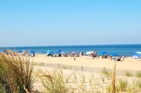 1.5 Block walk to the beach