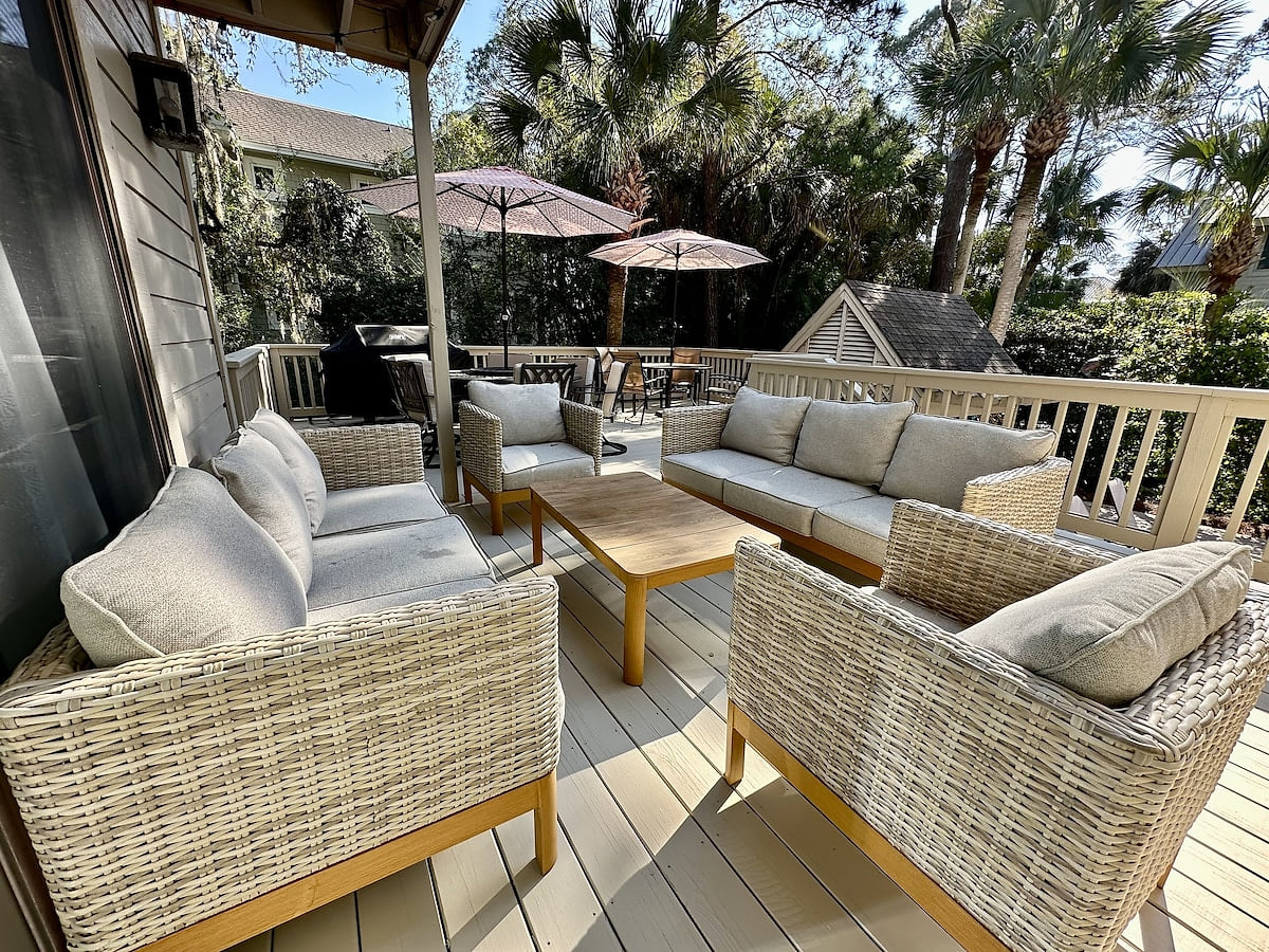 SEA PINES, 3RD ROW BEACH HOUSE, GREAT LOCATION, NEWLY RENOVATED MAIN AREA
