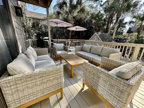 SEA PINES, 3RD ROW BEACH HOUSE, GREAT LOCATION, NEWLY RENOVATED MAIN AREA