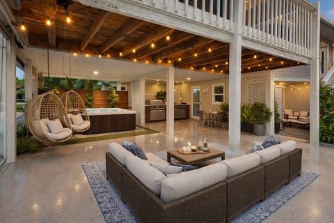 Tide | 2BR Beach Retreat + Hot Tub | Walk to Beach