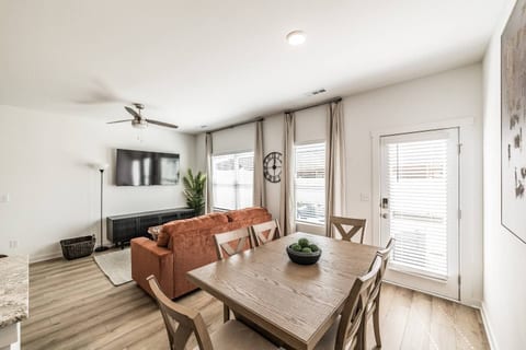 Discovery Landing • Huntsville 3BR Townhome, Patio