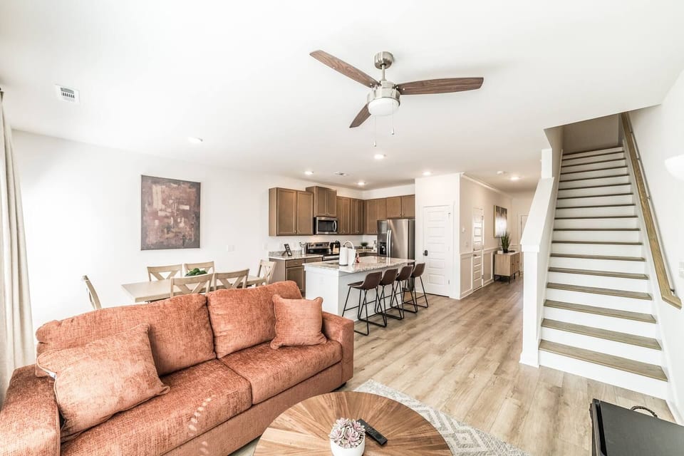 Discovery Landing • Huntsville 3BR Townhome, Patio - Huntsville