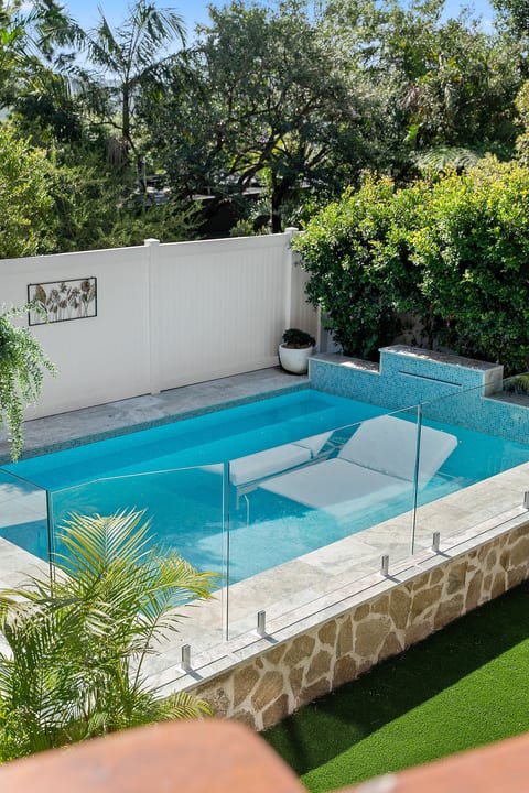 Freshie Pearl Retreat – Beachside Luxury & Sunsets image 2