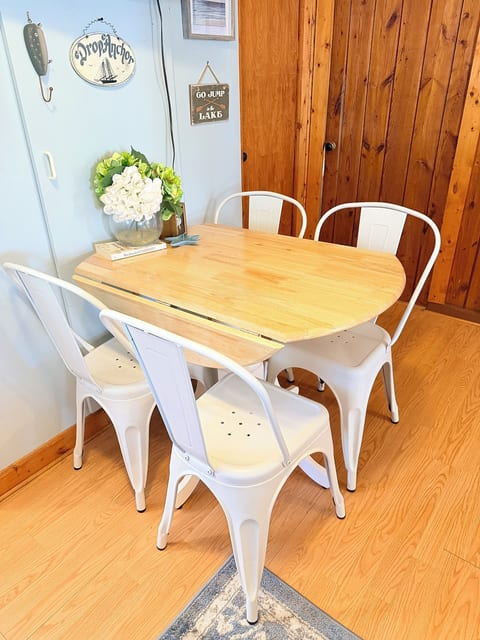 West View Cabins #3-Cute and Comfy Sleeps 4