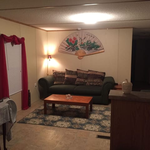 Private 4.3 acre Country Retreat by Rainbow Springs in Ocala's horse country 