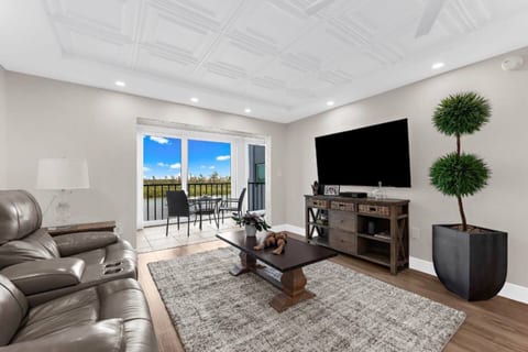 7th-Floor Water-View Getaway on Siesta Key