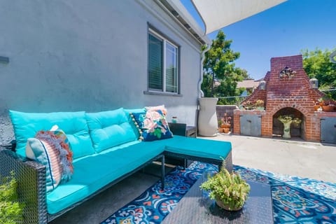Private, Charming Cottage! Perfect for Long Stays!