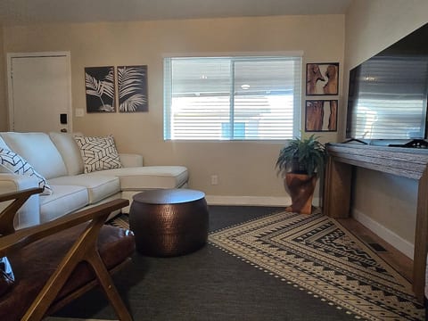 Central Oasis w/Office & Blazing Fast Wi-Fi!