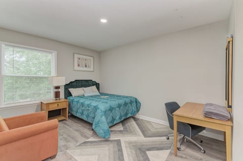 The Euclid House — 6BR Near UChicago & Hospitals