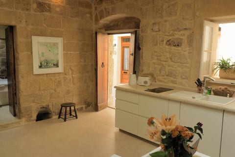 500 year old house Bartholomew str. Mdina, Rabat