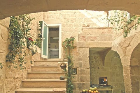 500 year old house Labini str. Mdina, Rabat