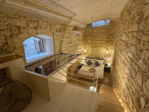 NEW 400-Year-Old Stone Home with Breakfast