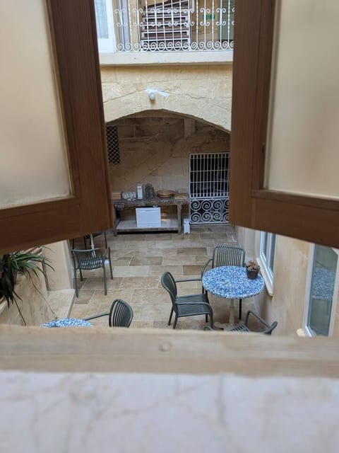 NEW 400-Year-Old Stone Home with Breakfast