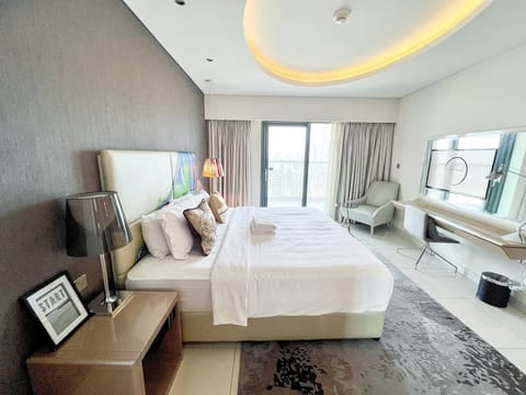1BR with Burj Khalifa View in Paramount Hotel