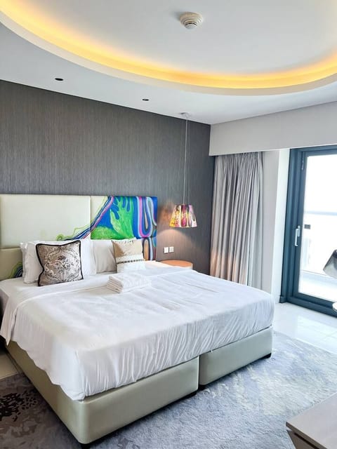 1BR with Burj Khalifa View in Paramount Hotel