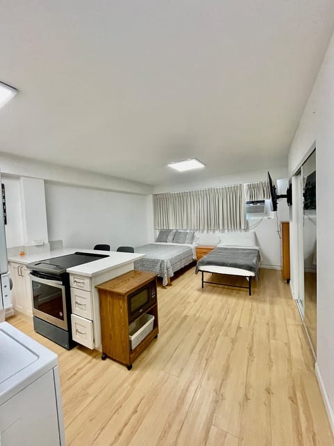 Cozy Affordable Studio Walk in Waikiki/Kitchen 201 image 4
