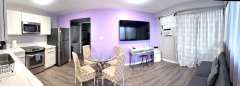1-Bedroom Center Waikiki beach WIFI Kitchen 107 image 1