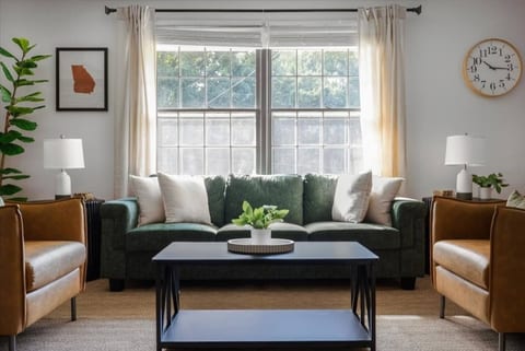 ATL Afterglow: 5BR, Firepit, BBQ & Dog Friendly