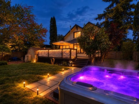 Charming Farmhouse • Hot Tub & Mountain Views image 1