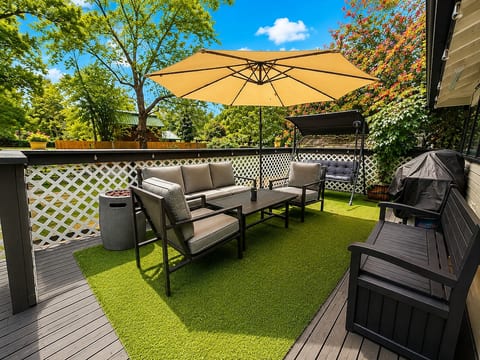 Charming Farmhouse • Hot Tub & Mountain Views image 3